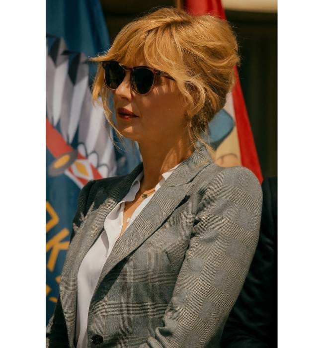 Beth Dutton Yellowstone Season 5 Kelly Reilly Grey Blazer